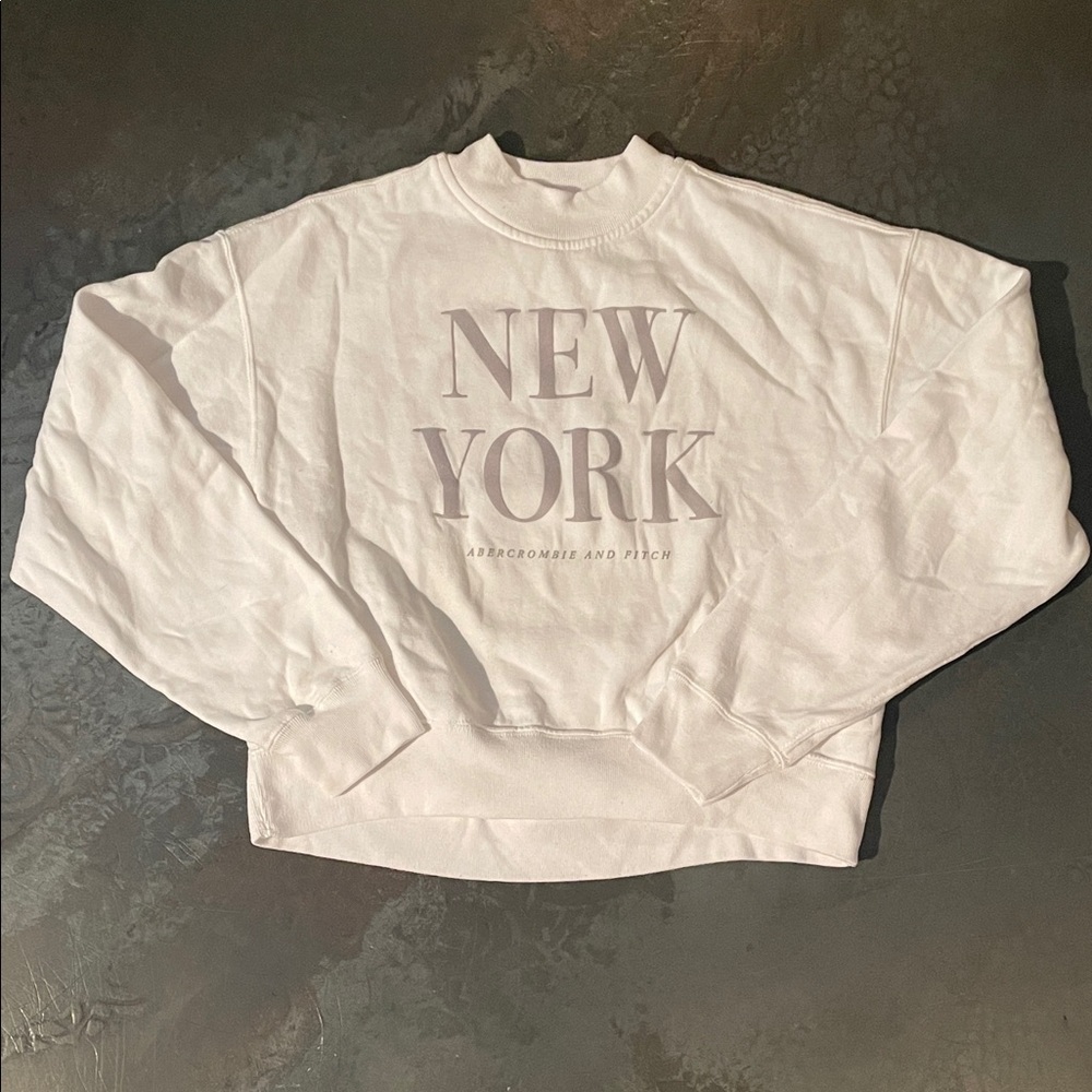 Abercrombie & Fitch White Sweatshirt